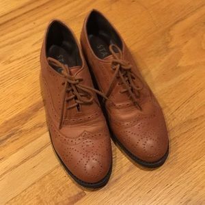 Staccato Oxford shoes